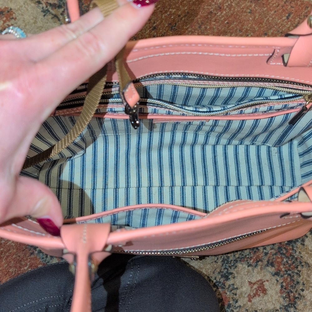 Dooney & Bourke Coral Leather Shoulder Bag. EUC - Picture 9 of 13